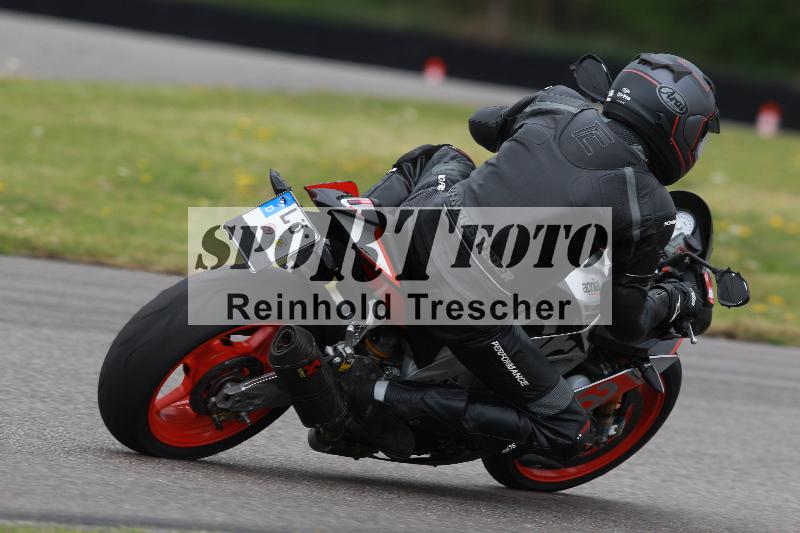Archiv-2022/13 25.04.2022 Plüss Moto Sport ADR/Freies Fahren/backside